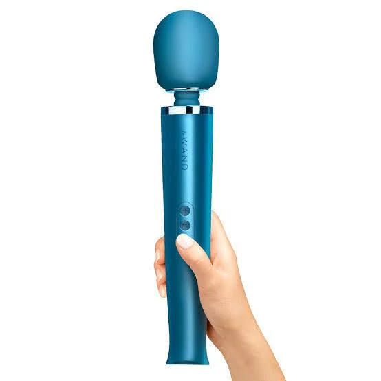 Le Wand Rechargeable Massager: Various Colours - Image 14