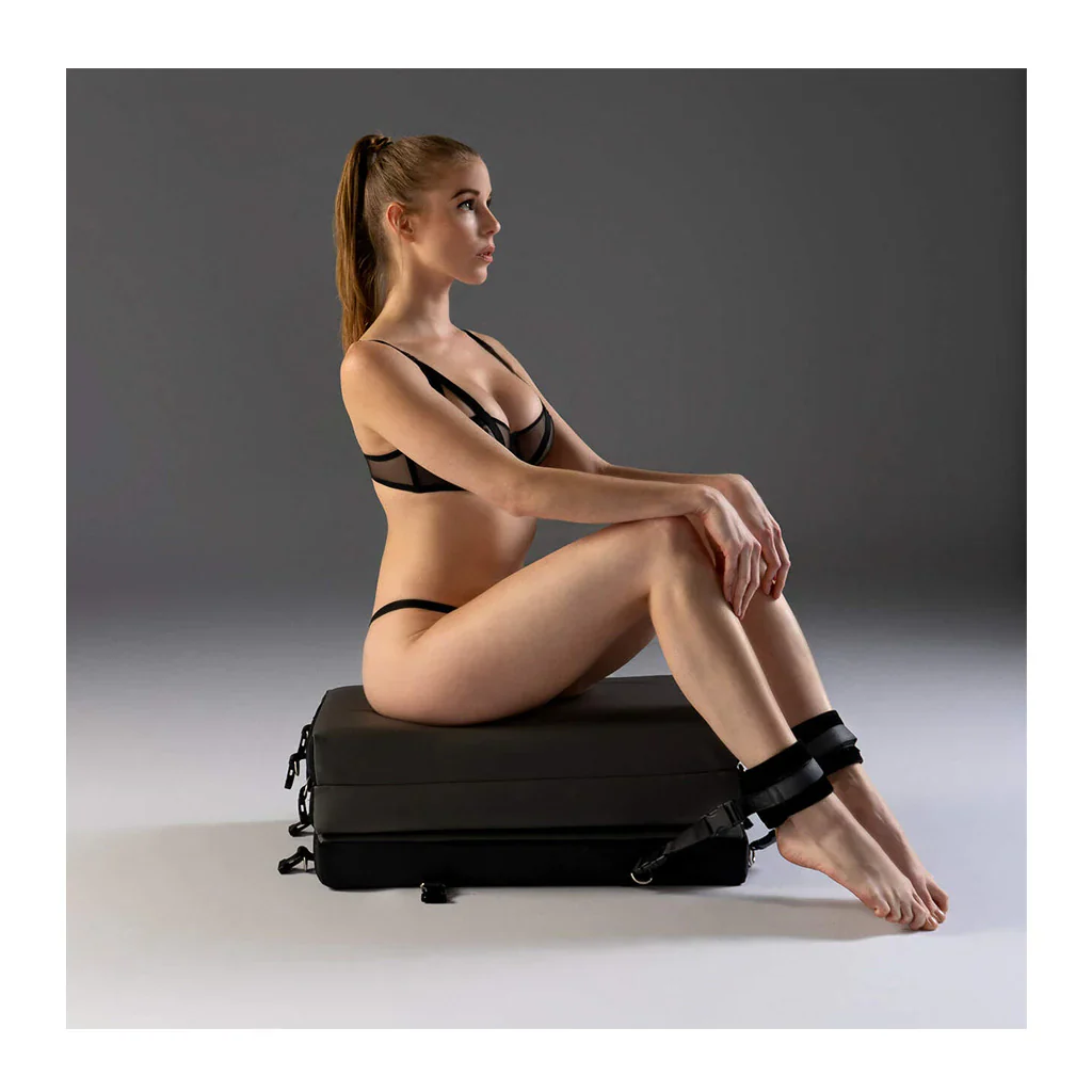 Bondi Portable Playscape with Cuffs - Image 2