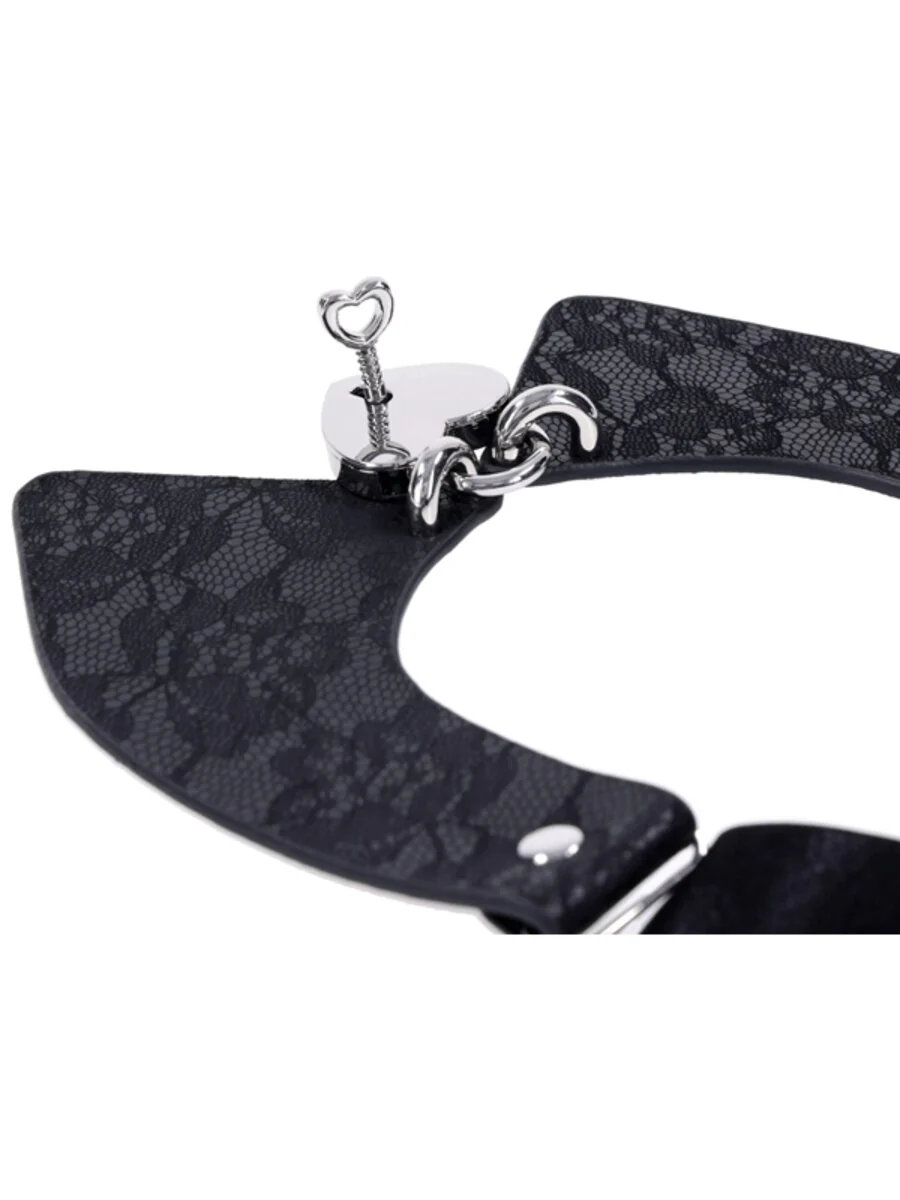 Heartbound Lace Day Collar - Image 4