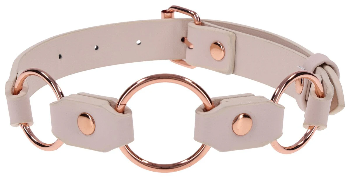 Peaches 'n Creame Ring Day Collar