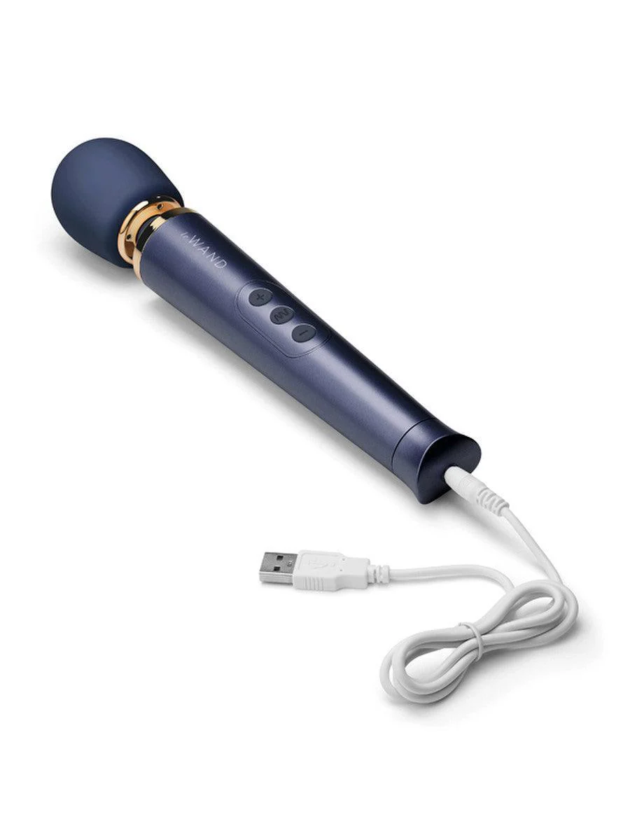 Le Wand Petite Rechargeable Massager: Various Colours - Image 11